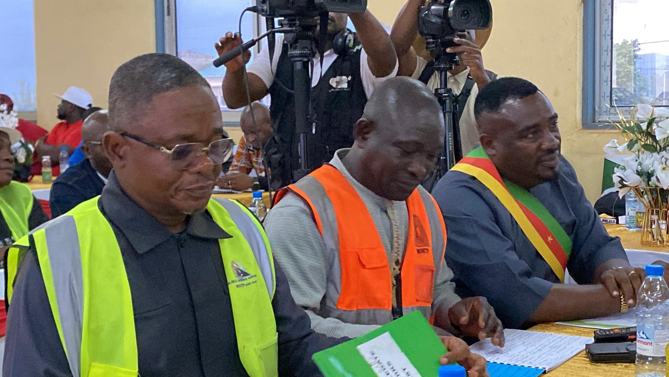 Le projet de passage urbain de Bamenda atteint 43 % d'avancement alors que le ministre inspecte les travaux à l'approche d'une échéance cruciale