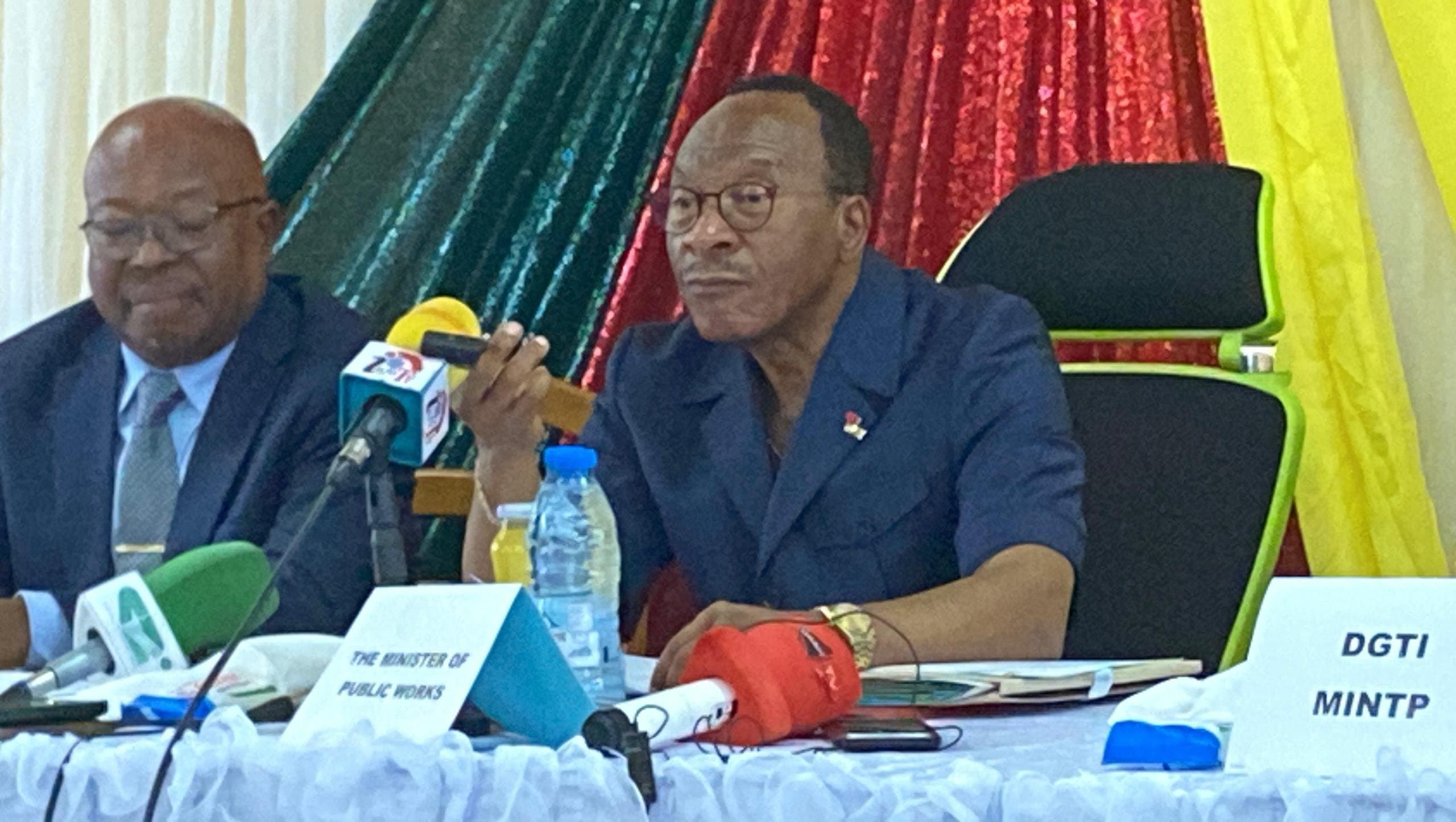 Le projet de passage urbain de Bamenda atteint 43 % d'avancement alors que le ministre inspecte les travaux à l'approche d'une échéance cruciale