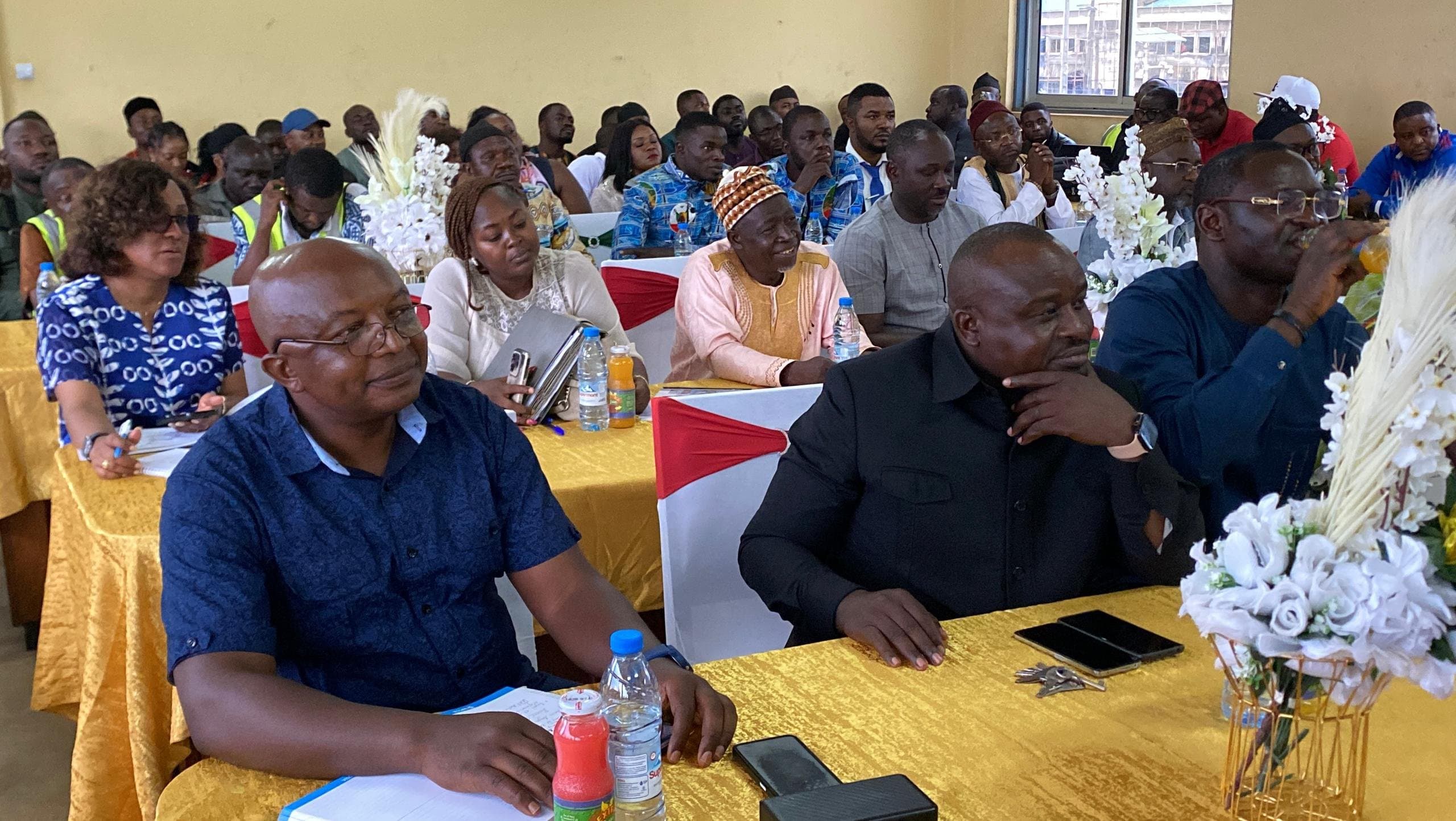 Le projet de passage urbain de Bamenda atteint 43 % d'avancement alors que le ministre inspecte les travaux à l'approche d'une échéance cruciale