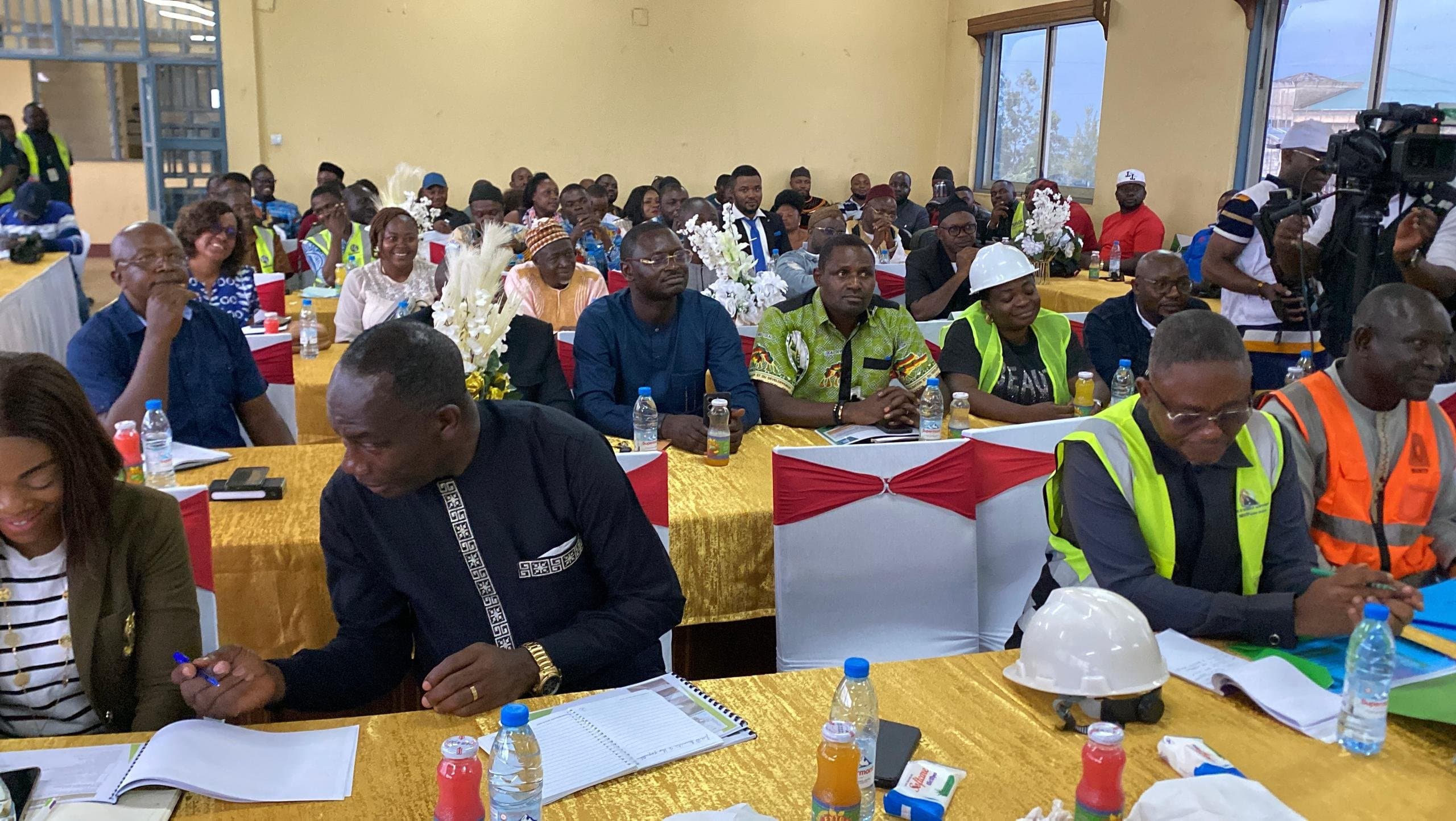 Le projet de passage urbain de Bamenda atteint 43 % d'avancement alors que le ministre inspecte les travaux à l'approche d'une échéance cruciale
