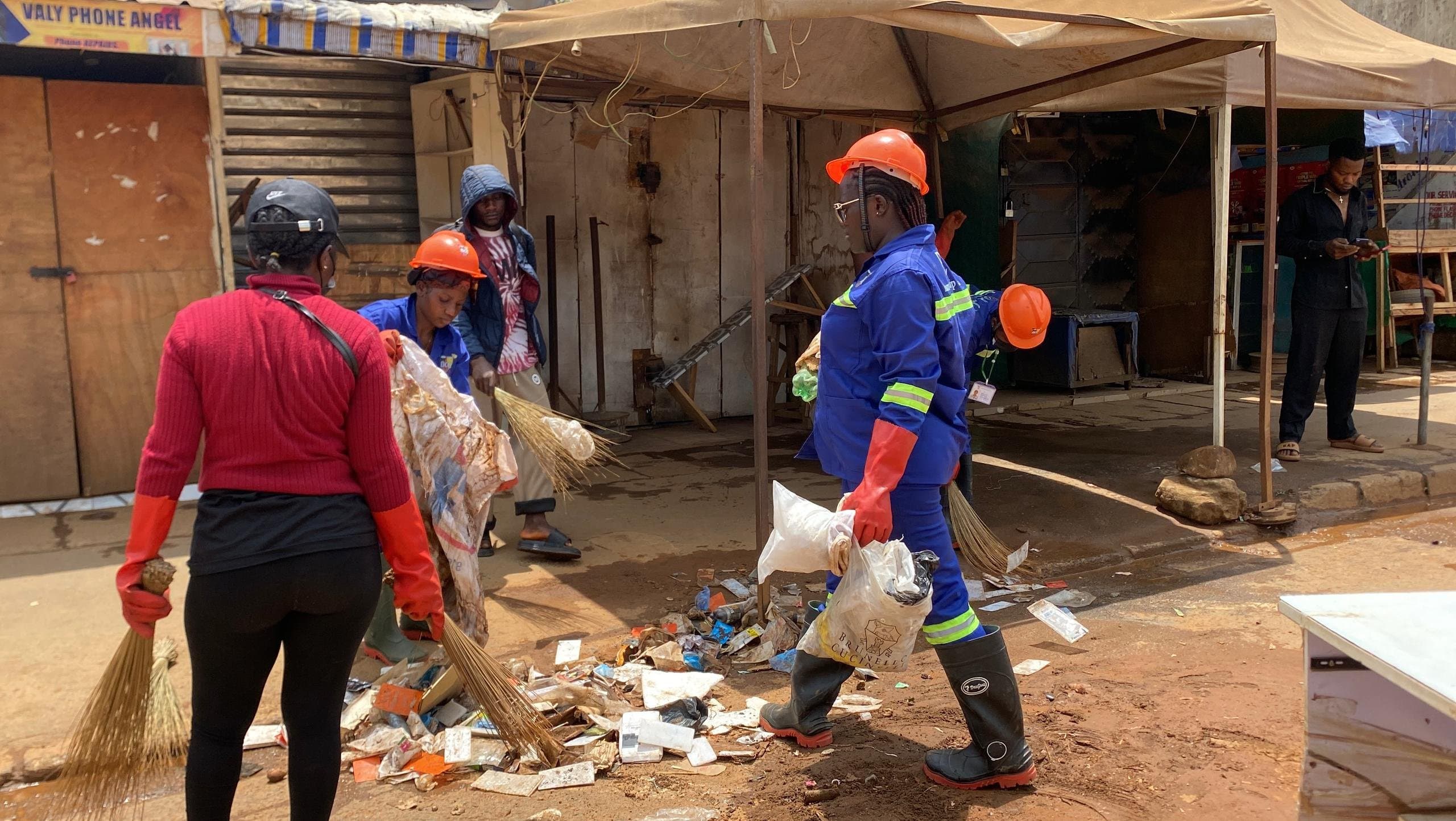 Bamenda City Council Clears Commercial Avenue Ahead of Papal Visit