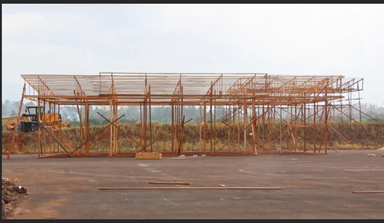 Les derniers préparatifs s'intensifient à l'aéroport de Bamenda en vue de la visite du pape