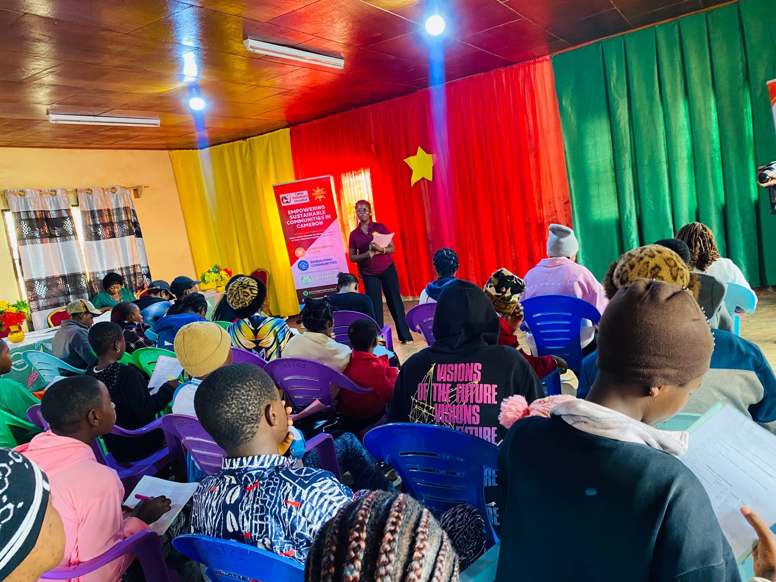 De survivantes à artisanes de la paix : « Bright Light Projects » aide les jeunes femmes victimes de conflits à Bamenda à prendre leur destin en main